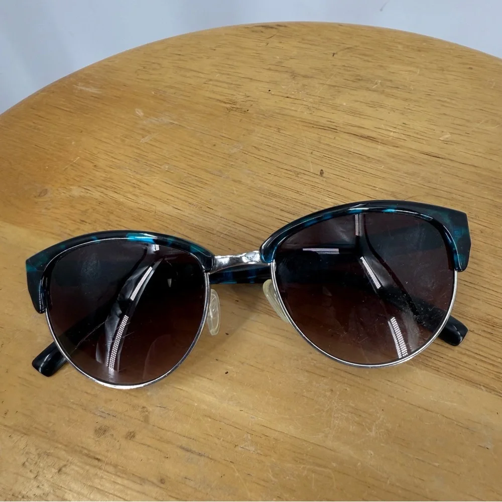 Oscar De La Renta blue /black silver rim Cats Eye Club Mod Sunglass 3053 045